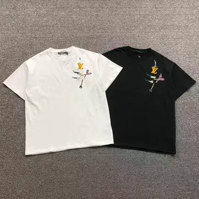 ￥158 L⭐ T-SHIRT 2112301601（im 170cm 60kg i wear size M in the phot）