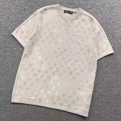 ¥178 L⭐ T-SHIRT 3201160521(im 170cm 60kg i wear size M in the phot)
