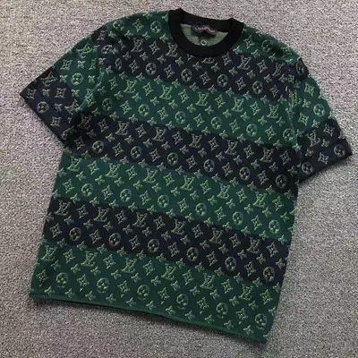 ¥178 L⭐ T-SHIRT 3201160421(im 170cm 60kg i wear size M in the phot)