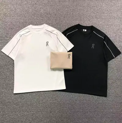 ¥138 ON T-SHIRT 2201215901(im 170cm 60kg i wear size L in the phot)