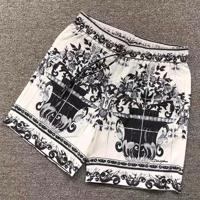¥128 D⭐LC⭐ GA⭐⭐A⭐A SHORTS 121262760(im 170cm 60kg i wear size M in the phot)