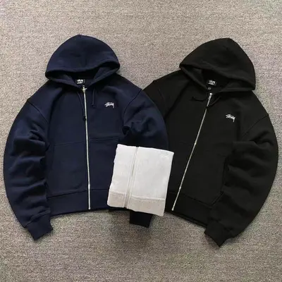 ¥228 STUSSY HOODIE 4201260702(im 170cm 60kg i wear size M in the phot)