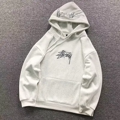 ¥195 STUSSY HOODIE 123101159(im 172cm 55kg i wear size M in the phot)