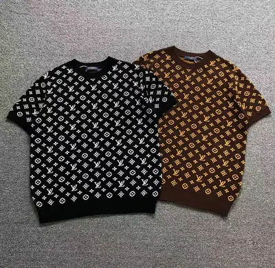 ¥135 L⭐ T-SHIRT 42030221156(im 172cm 55kg i wear size S in the phot)