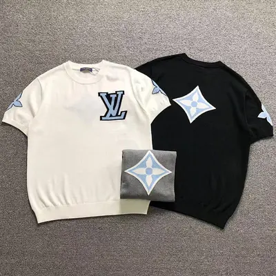 ¥135 L⭐ T-SHIRT 42030217156(im 172cm 55kg i wear size M in the phot)