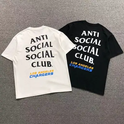 ￥85 ANTI SOCIAL SOCIAL CLUB T-SHIRT 123132402（im 170cm 60kg i wear size L in the phot）