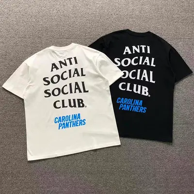 ￥85 ANTI SOCIAL SOCIAL CLUB T-SHIRT 123131502（im 170cm 60kg i wear size L in the phot）