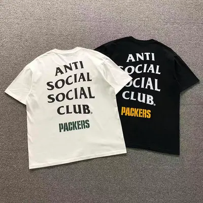 ￥85 ANTI SOCIAL SOCIAL CLUB T-SHIRT 123131402（im 170cm 60kg i wear size L in the phot）