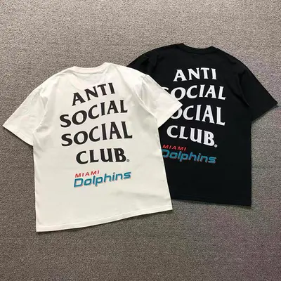 ￥85 ANTI SOCIAL SOCIAL CLUB T-SHIRT 123131302（im 170cm 60kg i wear size L in the phot）