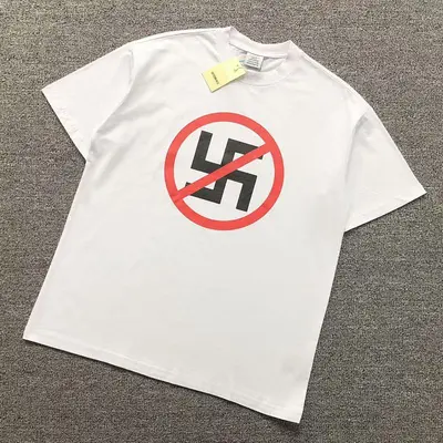 ￥115 VETEMENTS T-SHIRT 22031418125（im 170cm 60kg i wear size M in the phot）