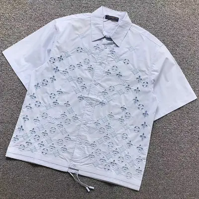 ￥258 L⭐ SHIRT 5231903147（im 170cm 60kg i wear size XS in the phot）