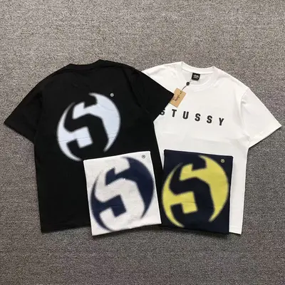 ￥135 STUSSY T-SHIRT 22031901001（im 170cm 60kg i wear size M in the phot）