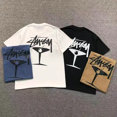 ¥135 STUSSY T-SHIRT 22031902001(im 170cm 60kg i wear size M in the phot)