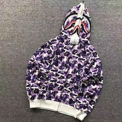 ￥215 BAPE HOODIE 3203211117（im 170cm 60kg i wear size S in the phot）