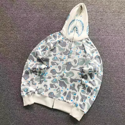 ￥215 BAPE HOODIE 3203210917（im 170cm 60kg i wear size M in the phot）