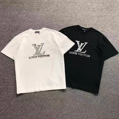 ¥118 L⭐ T-SHIRT 5232316147(im 170cm 60kg i wear size M in the phot)