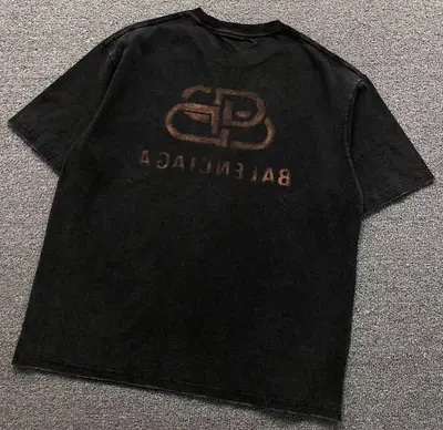¥158 B⭐L⭐⭐⭐IA⭐A T-SHIRT 2203301901(im 170cm 60kg i wear size L in the phot)