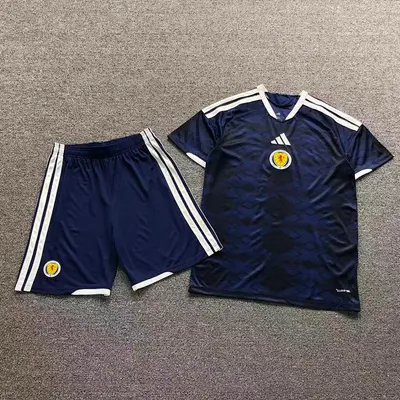 ¥78 FOOTBALL T-SHIRT SHORTS 124416002(im 170cm 60kg i wear size L in the phot)