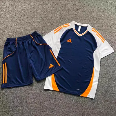 ¥85 FOOTBALL T-SHIRT SHORTS 124410002(im 170cm 60kg i wear size L in the phot)