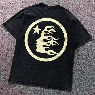 ¥115 HELLSTAR T-SHIRT 22040643125(im 170cm 60kg i wear size M in the phot)