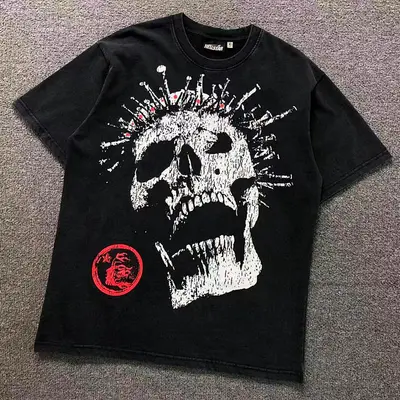 ¥115 HELLSTAR T-SHIRT 22040639125(im 170cm 60kg i wear size M in the phot)