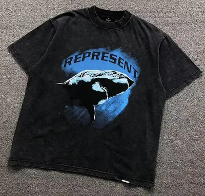 ¥115 REPRESENT T-SHIRT 22040625125(im 170cm 60kg i wear size M in the phot)