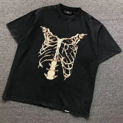 ¥115 REPRESENT T-SHIRT 22040624125(im 170cm 60kg i wear size M in the phot)