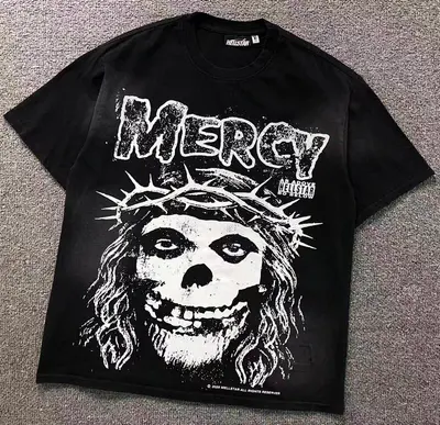 ¥105 HELLSTAR T-SHIRT 3204070617(im 170cm 60kg i wear size S in the phot)