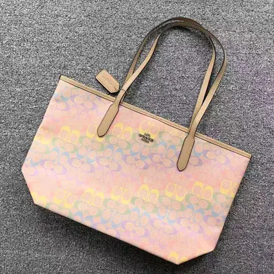￥208 C⭐A⭐H BAG 4204112375 (长32CM*宽15CM*高28CM)