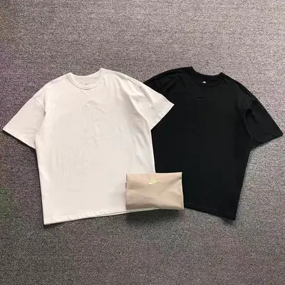 ¥108 N⭐K⭐ T-SHIRT 524150619(im 170cm 60kg i wear size L in the phot)