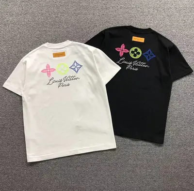 ¥125 L⭐ T-SHIRT 52418117147(im 170cm 60kg i wear size L in the phot)