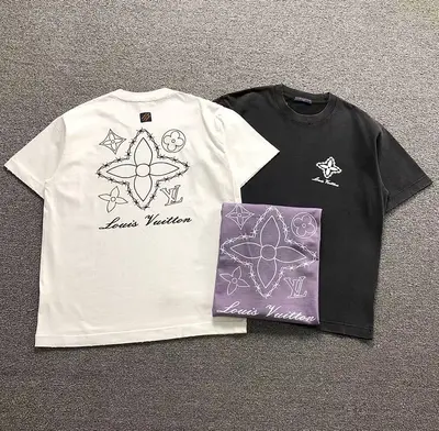 ¥128 L⭐ T-SHIRT 3204180221(im 170cm 60kg i wear size L in the phot)