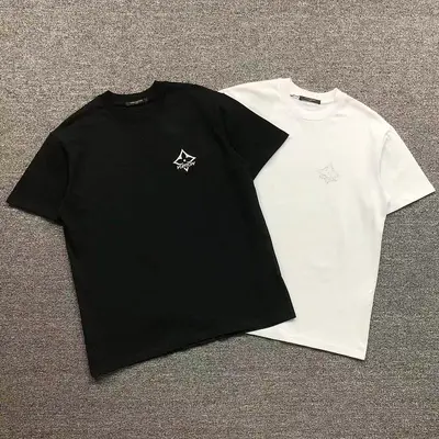 ¥128 L⭐ T-SHIRT 3204223721(im 170cm 60kg i wear size M in the phot)