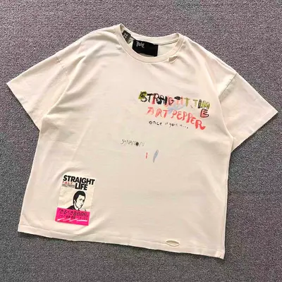 ¥138 PA⭐Y H⭐LLYW⭐OD T-SHIRT 22042337001(im 170cm 60kg i wear size S in the phot)