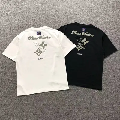 ¥98 L⭐ T-SHIRT 3204280403(im 170cm 60kg i wear size M in the phot)