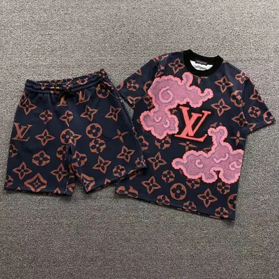 TOP ￥165 SHORTS￥175 L⭐ T-SHIRT SHORTS 22050509125（im 170cm 60kg i wear size M in the phot）