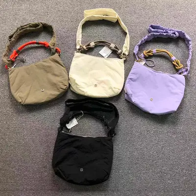 ￥178 LULULEMON BAG 3205080323 (长35CM*宽9CM*高27CM) 3205080323