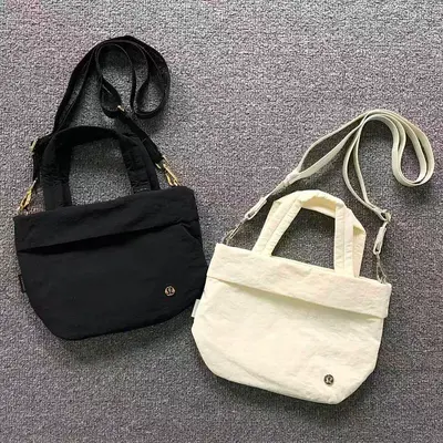 ¥178 LULULEMON BAG 3205081123 (长28CM*宽11CM*高20CM) 3205081123