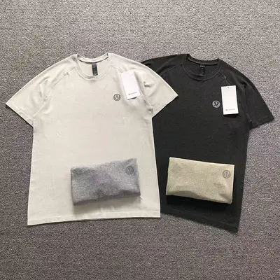 ¥118 LULULEMON T-SHIRT 125946159(im 170cm 60kg i wear size XL in the phot)