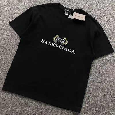 ¥115 B⭐L⭐⭐⭐IA⭐A T-SHIRT 22051315172(im 170cm 60kg i wear size L in the phot)