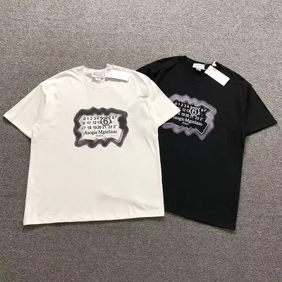 ¥115 MAISON MARGIELA T-SHIRT 22051323172(im 170cm 60kg i wear size 2XL in the phot)