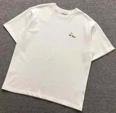 ¥118 D⭐O⭐ T-SHIRT 125130760(im 170cm 60kg i wear size L in the phot)