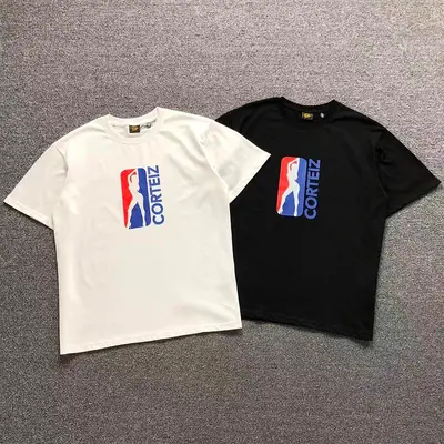 ¥95 CORTEIZ T-SHIRT 3205181417 (im 170cm 60kg i wear size S in the phot)