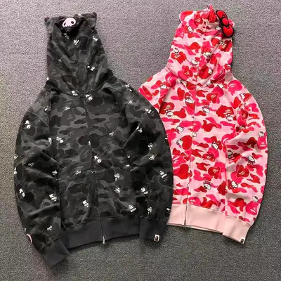 ¥ 305 BAPE HOODIE 3205184311(im 170cm 60kg i wear size M in the phot)