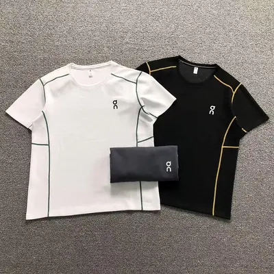 ¥108 ON T-SHIRT 4205261777(im 170cm 60kg i wear size L in the phot)