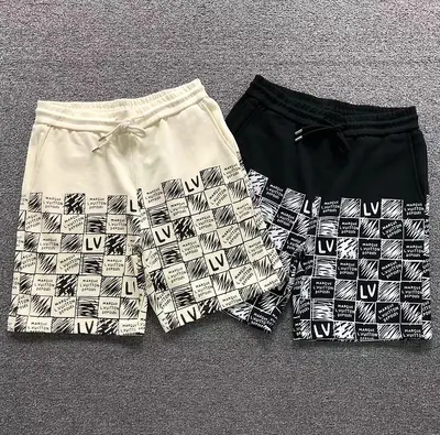 ¥175 L⭐ SHORTS 2205290401(im 170cm 60kg i wear size M in the phot)
