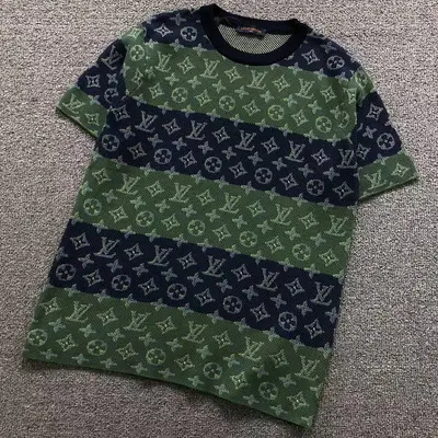 ¥195 L⭐ T-SHIRT 22060107125(im 170cm 60kg i wear size M in the phot)