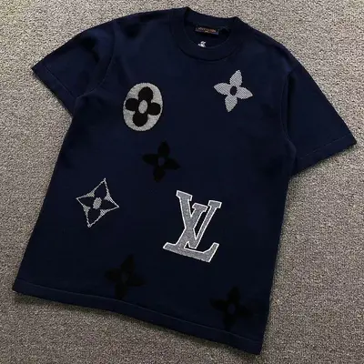 ￥195 L⭐ T-SHIRT 22060111125（im 170cm 60kg i wear size M in the phot）