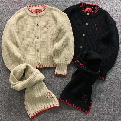 ￥195 VIVIENNE WESTWOOD SWEATER SCARF FEMAIE STYIE 126611176(长152CM*宽50CM*)