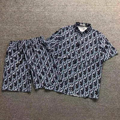 ￥165 D⭐O⭐ SHIRT SHORTS 3206062720（im 170cm 60kg i wear size L in the phot）
